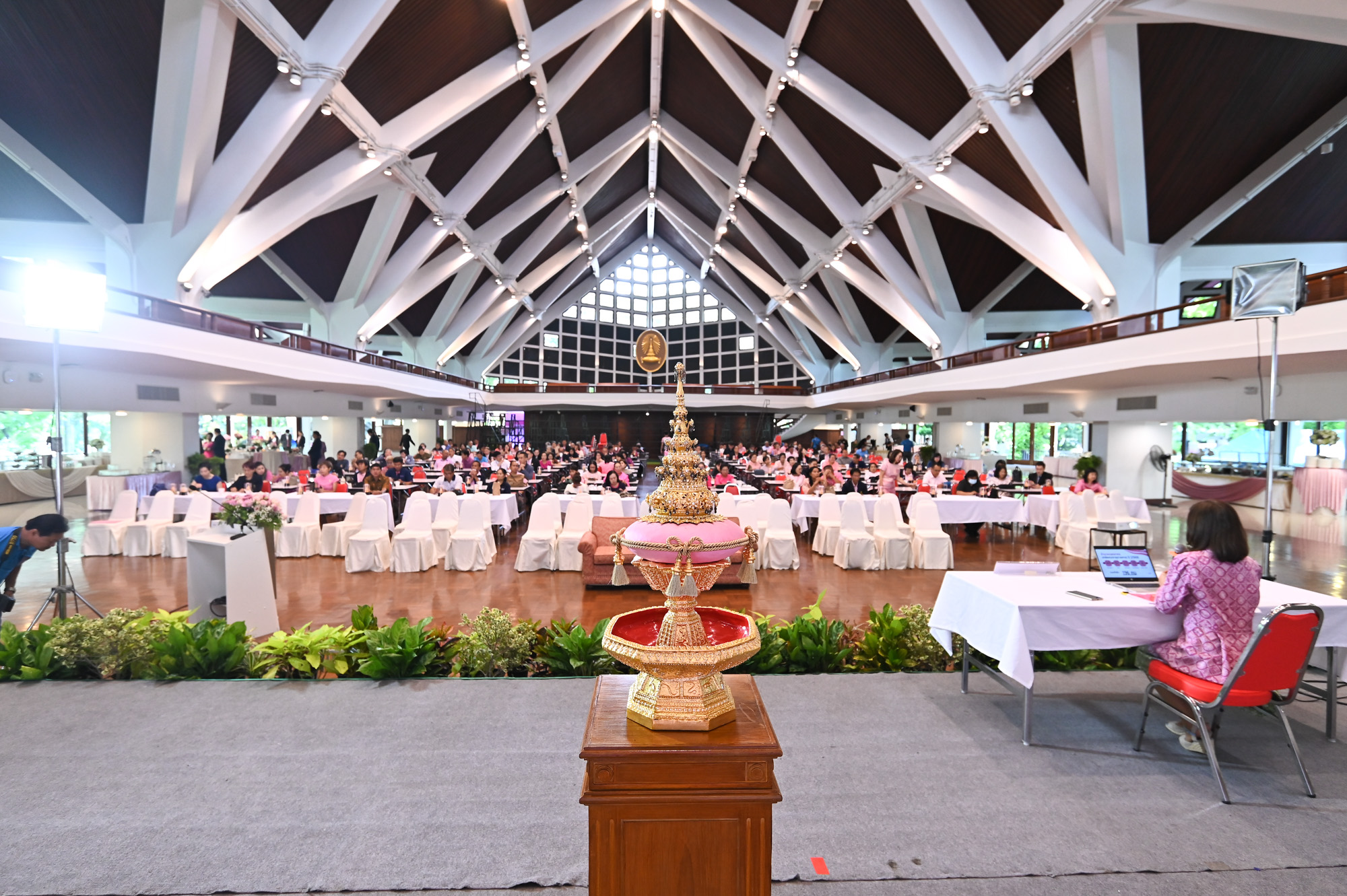 Her Royal Highness Princess Maha Chakri Sirindhorn, representing His Majesty the King, confers degrees upon graduates of Chulalongkorn University for the 2024 academic year on the second day of the ceremony 