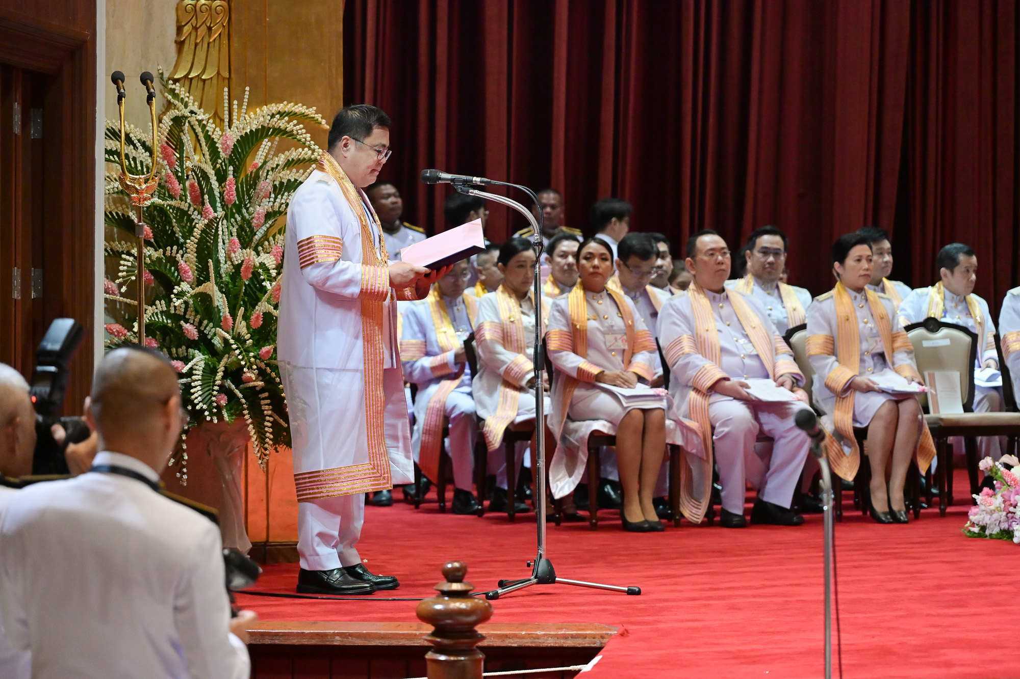 Her Royal Highness Princess Maha Chakri Sirindhorn, representing His Majesty the King, confers degrees upon graduates of Chulalongkorn University for the 2024 academic year on the second day of the ceremony 