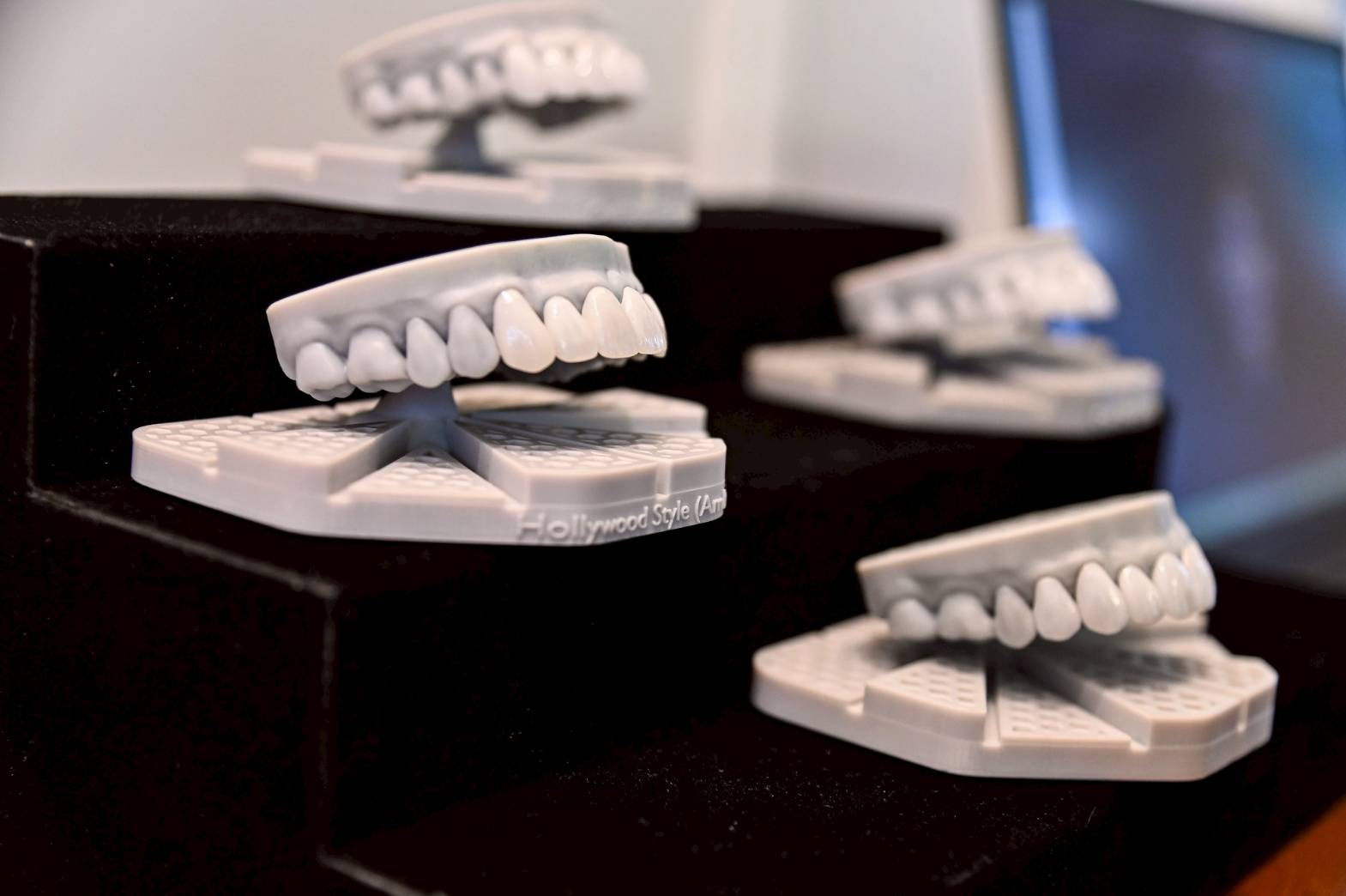 Chula Launches a Master’s Program in Implant & Esthetic Dentistry, Opens First Integrated Implant Center in Thailand 