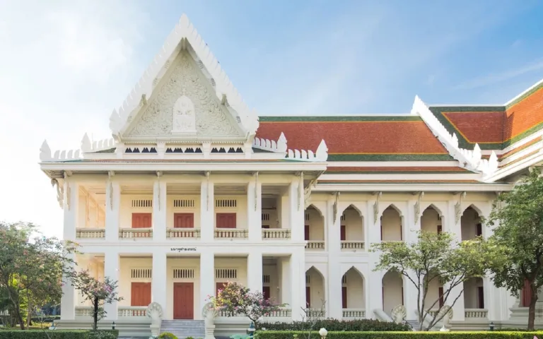 คณะอักษรศาสตร์