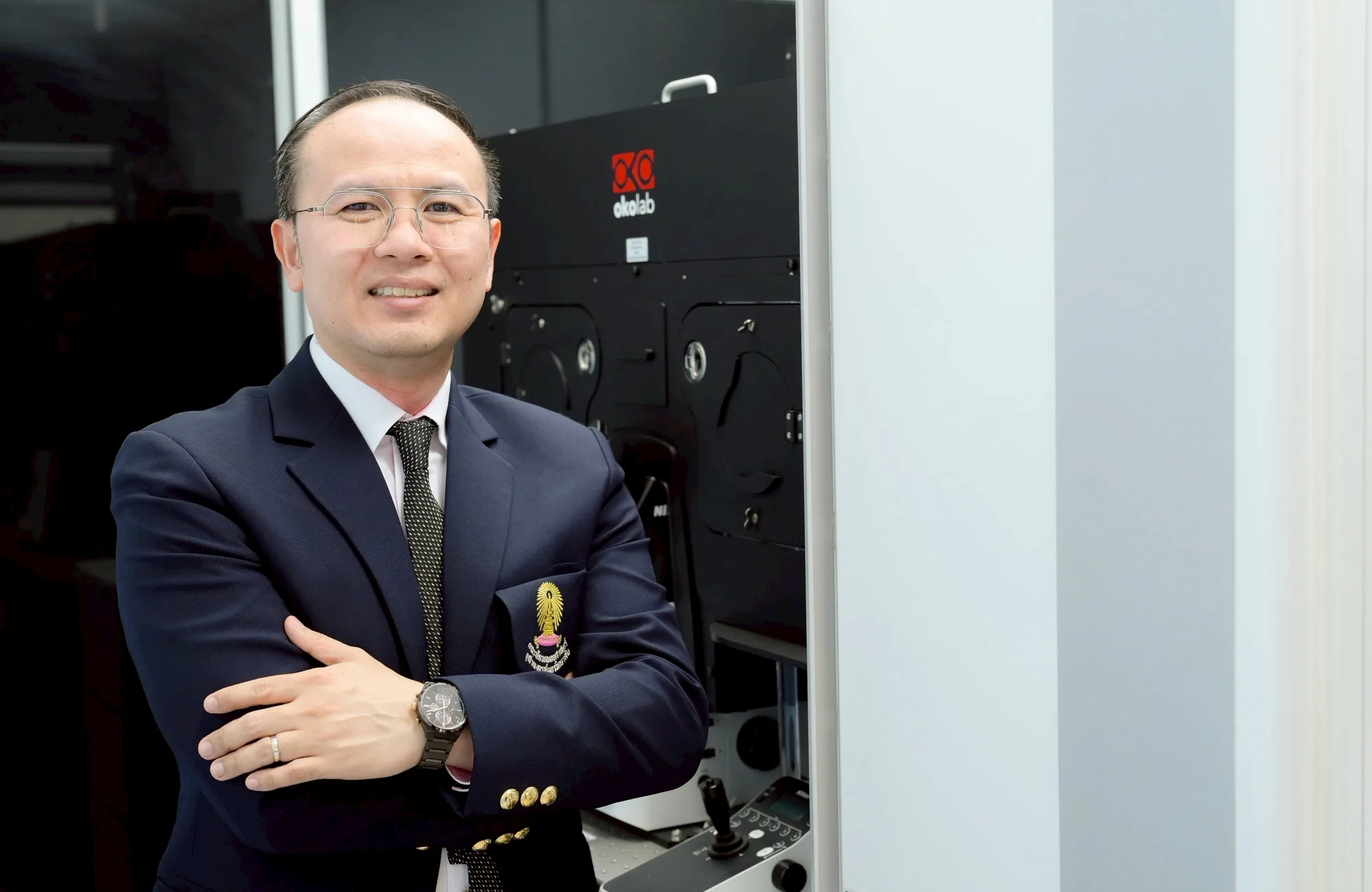 รศ.น.สพ.ดร.เจนภพ สว่างเมฆ ผู้อำนวยการศูนย์นวัตกรรมสเต็มเซลล์และชีววิศวกรรมทางสัตวแพทย์ (VSCBIC) คณะสัตวแพทยศาสตร์ จุฬาฯ และประธานเจ้าหน้าที่บริหารและผู้ร่วมก่อตั้ง บริษัท ไบโออิงค์ จำกัด