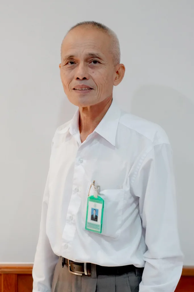 Dr. Alongkorn Mahannop, a veterinarian and alumnus of the Faculty of Veterinary Science at Chulalongkorn University