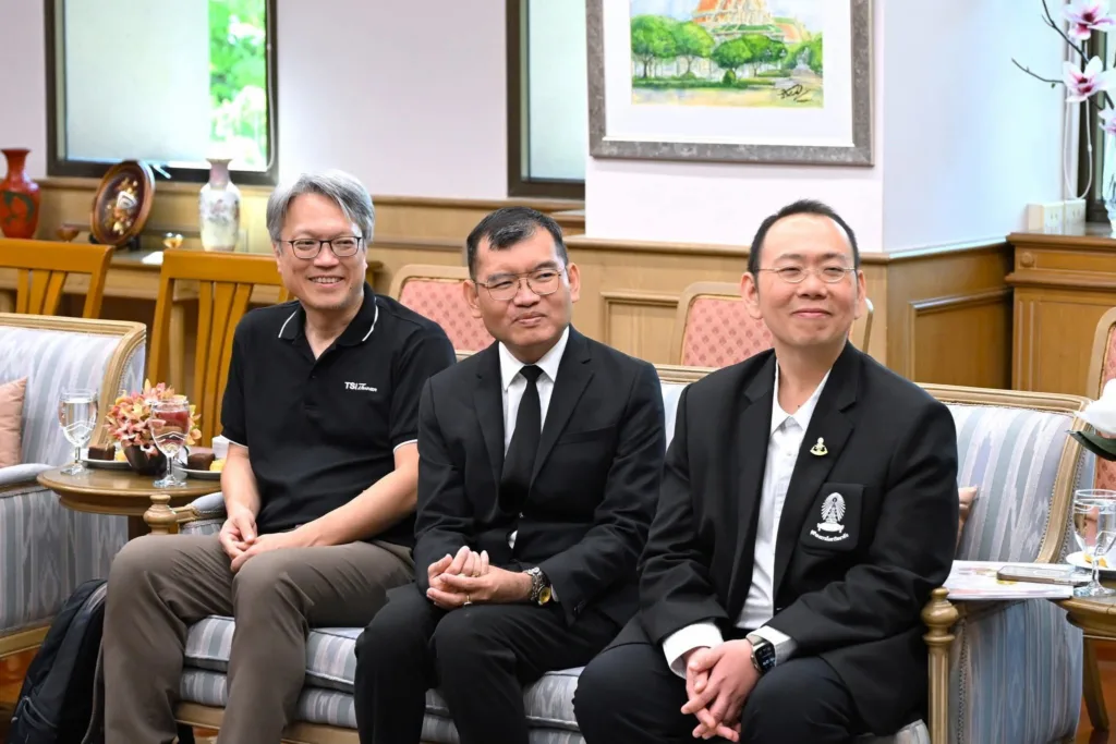 Chula and?the Minister of Public Health?Discuss Collaborative Vision for Future Health Education?