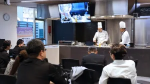 Reinventing Khao Gaeng: Chulalongkorn��s Creative Approach to Healthy Thai Cuisine 