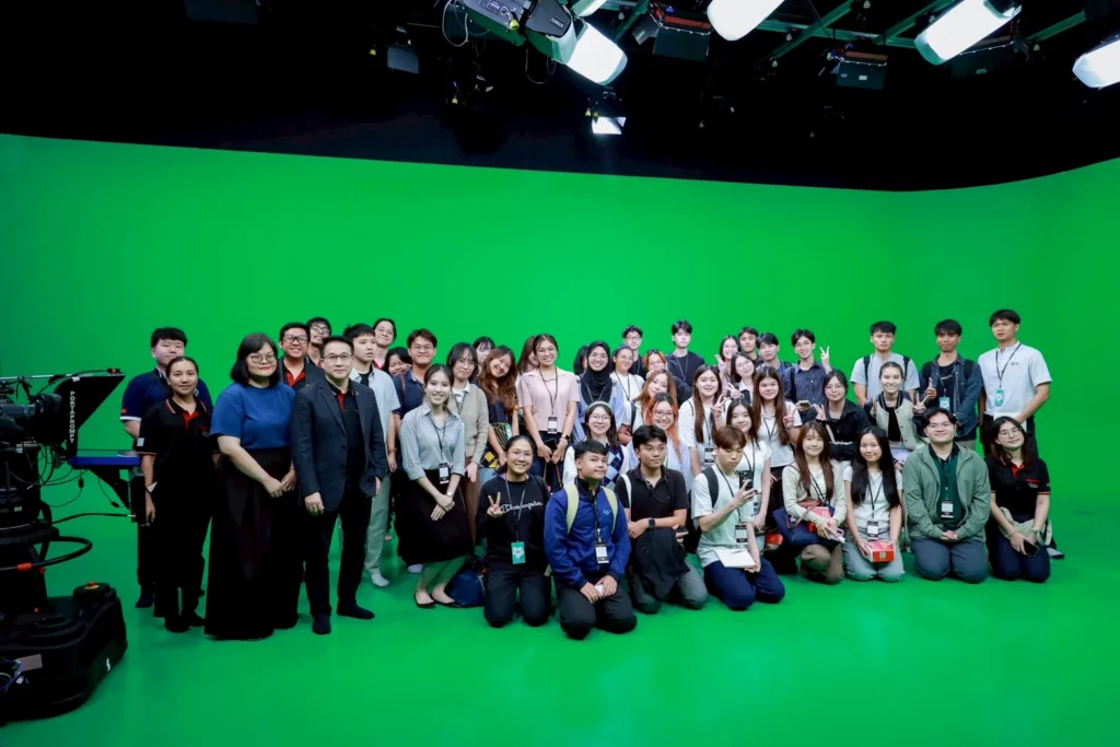 Chula Students Chosen to Represent Thailand in Science Communication Program in Germany 