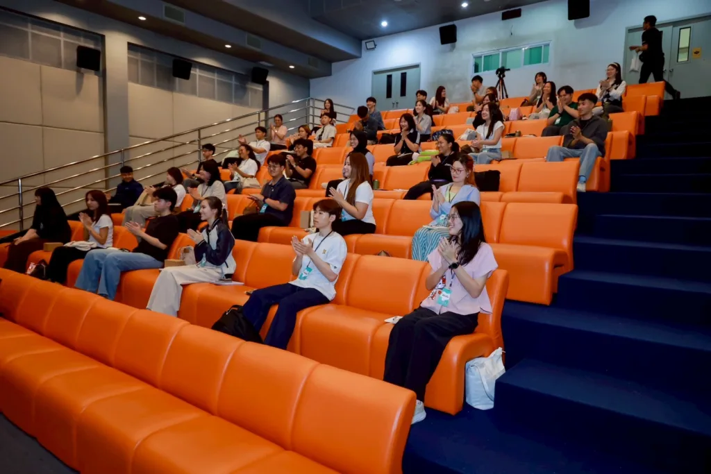 Chula Students Chosen to Represent Thailand in Science Communication Program in Germany 