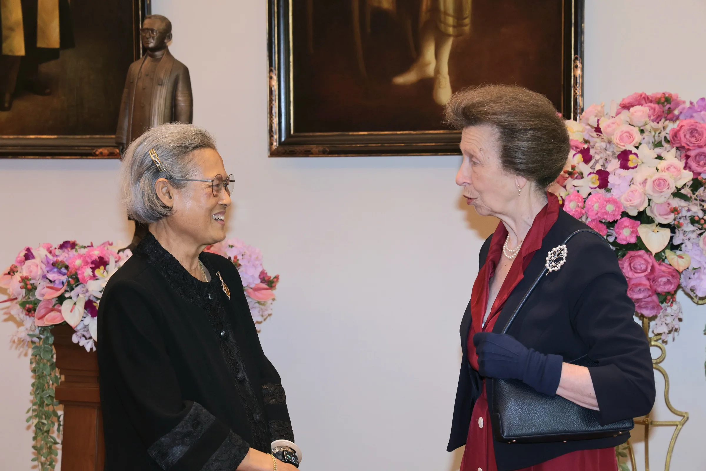 Princess Maha Chakri Sirindhorn Meets the Princess Royal at Chula for Women in Science Awards 