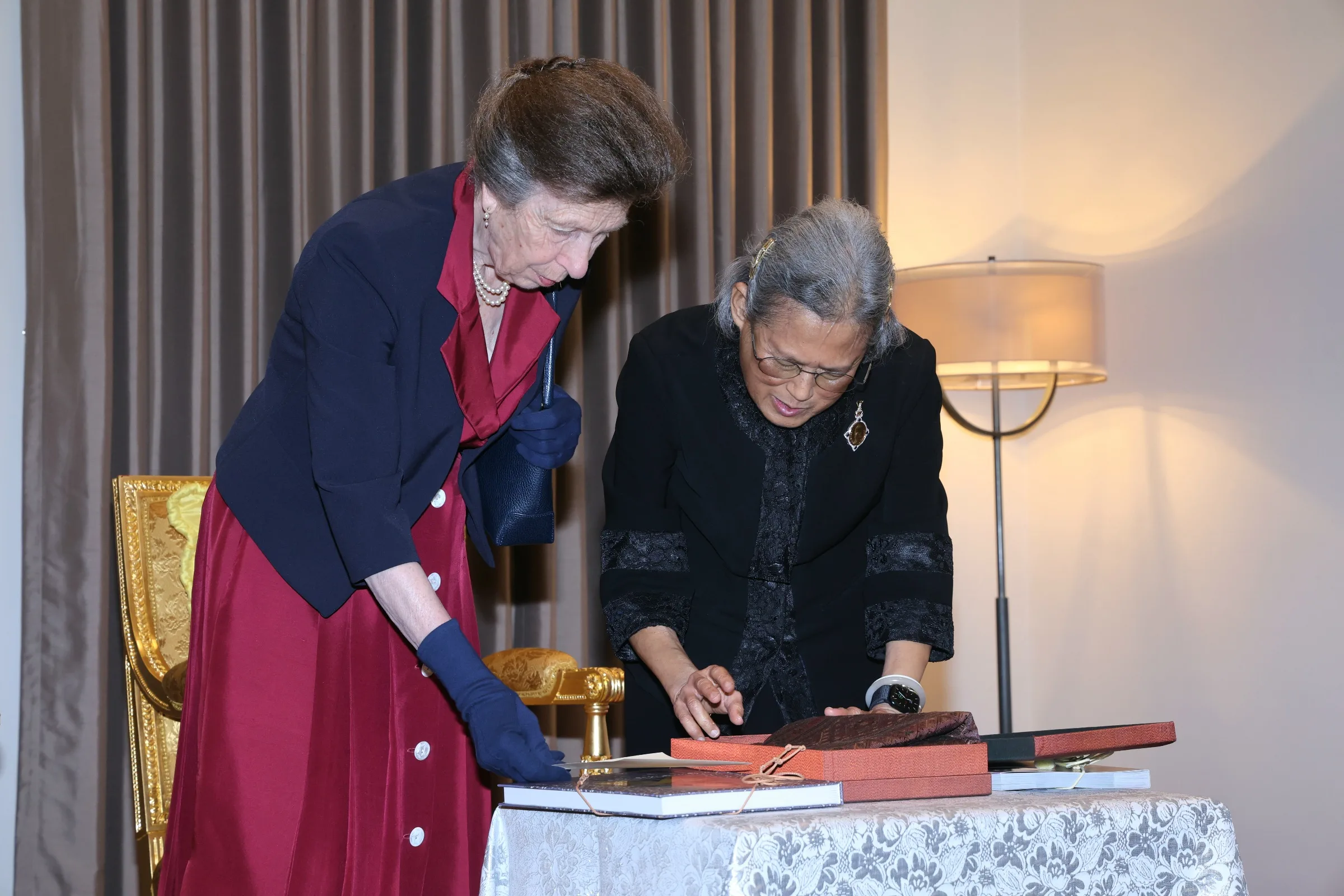 Princess Maha Chakri Sirindhorn Meets the Princess Royal at Chula for Women in Science Awards 