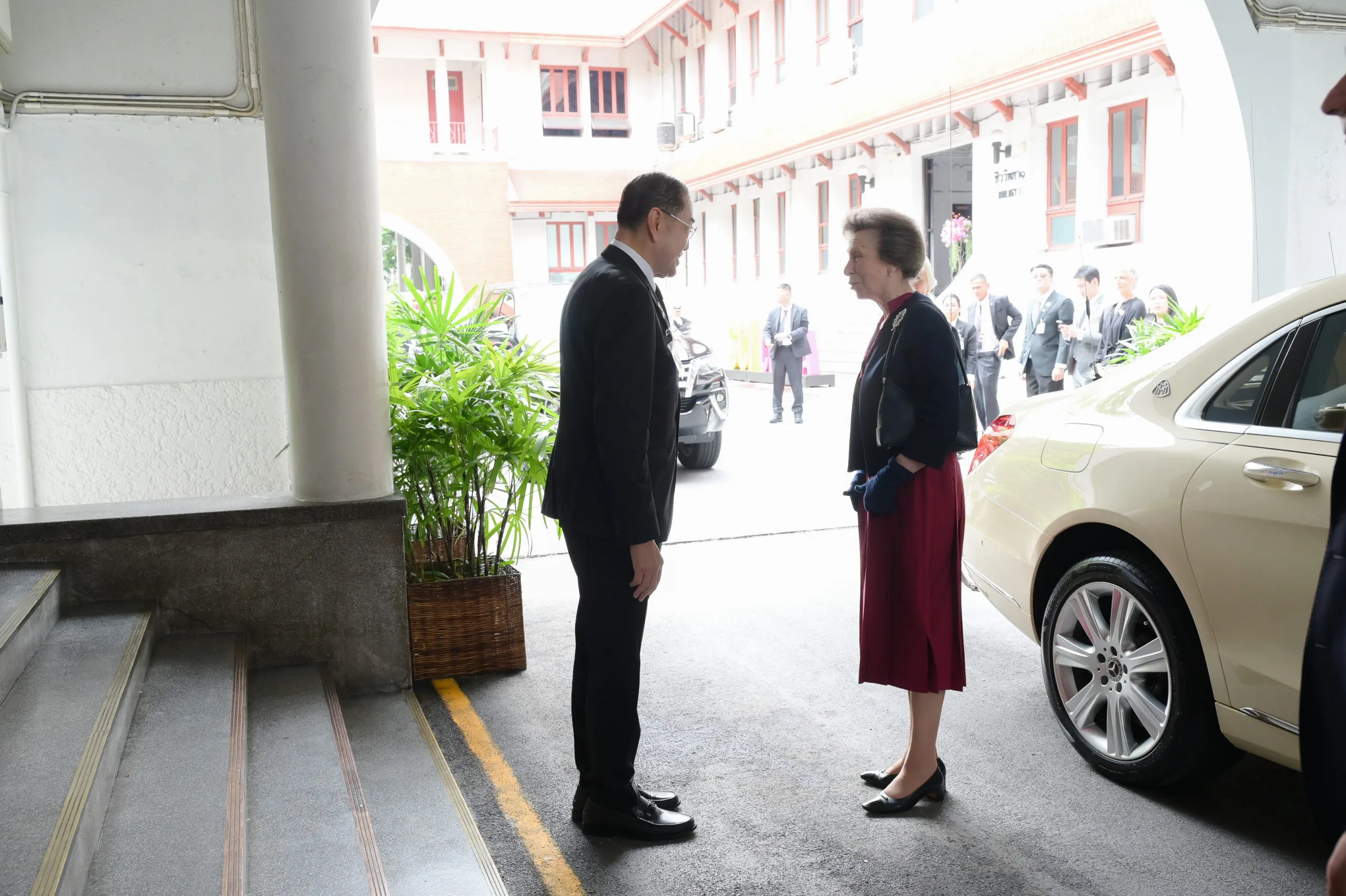 Princess Maha Chakri Sirindhorn Meets the Princess Royal at Chula for Women in Science Awards 