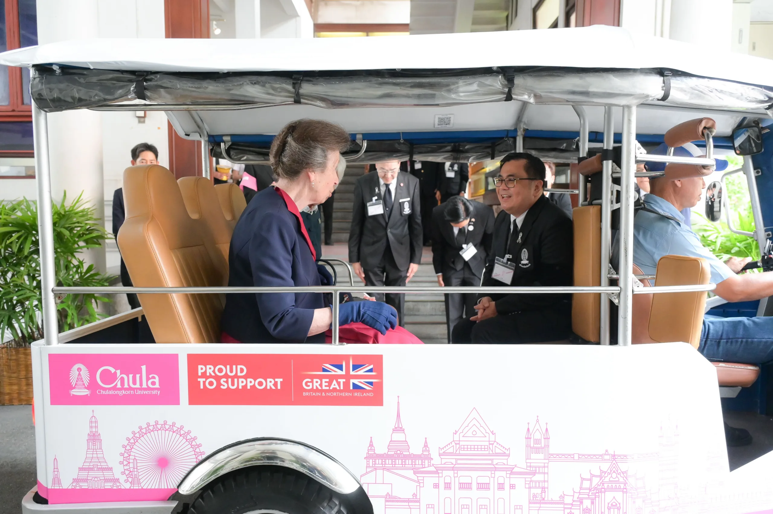 Princess Maha Chakri Sirindhorn Meets the Princess Royal at Chula for Women in Science Awards 