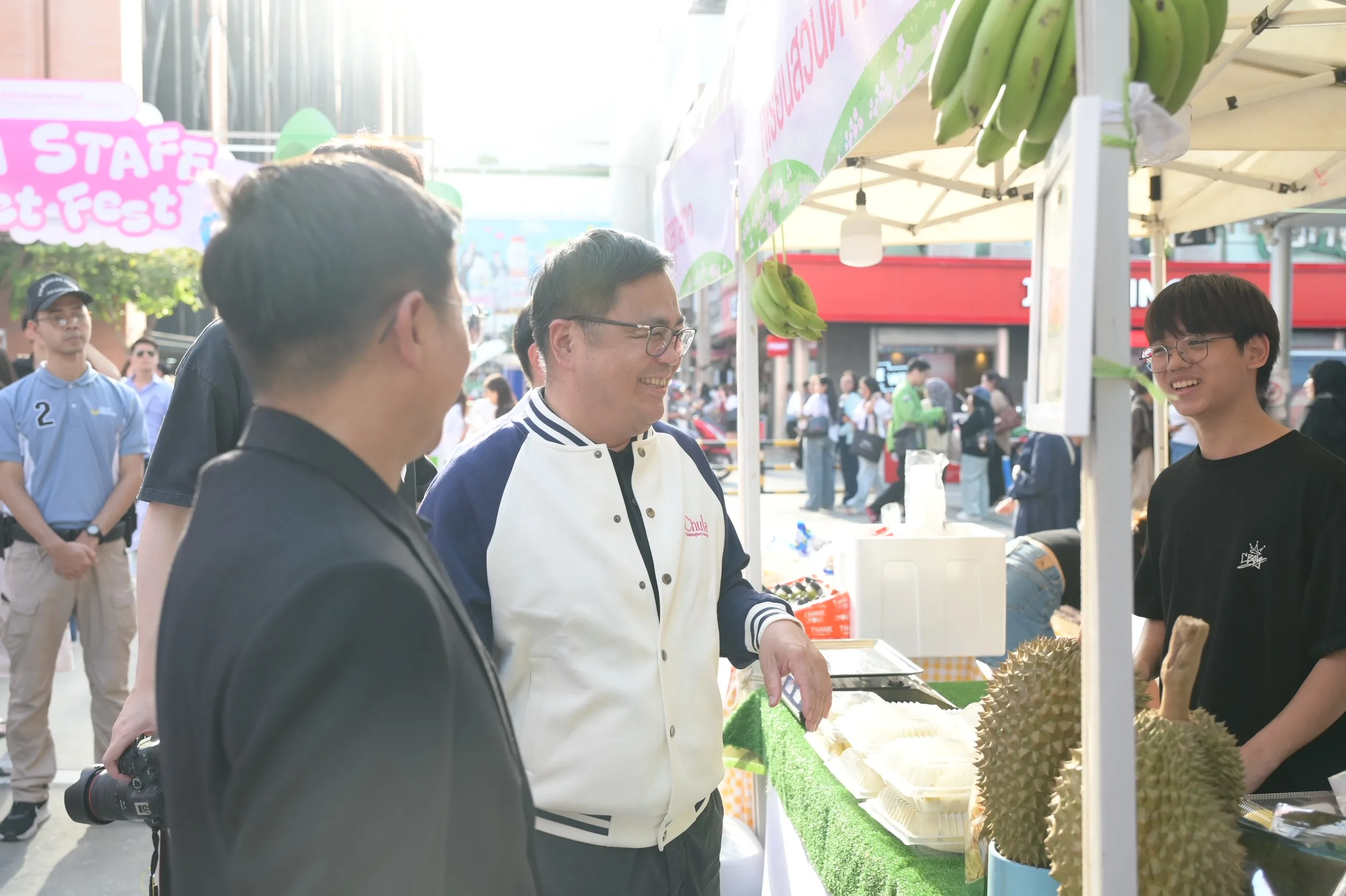 จุฬาฯ จัด “CHULA STAFF MARKET FEST” ช้อปสนุก สินค้าดี จากใจชาวจุฬาฯ สู่สยามสแควร์