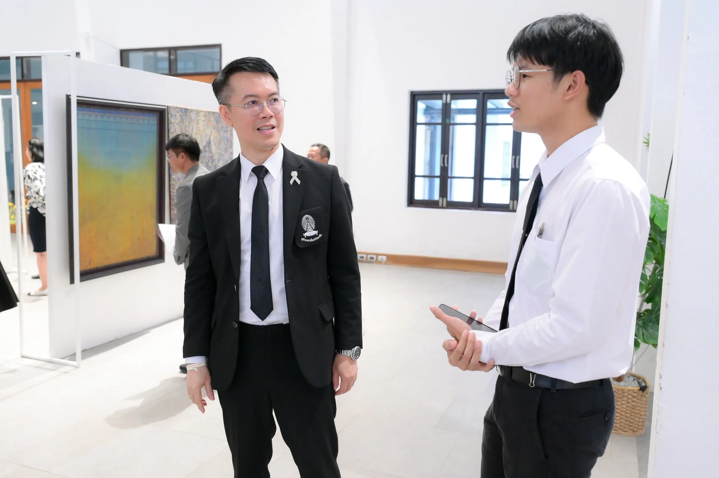 ครุศิลป์ จุฬาฯ เปิดนิทรรศการผลงานครูศิลปะจาก 6 ภูมิภาค ต่อยอดทุนวัฒนธรรมชุมชนสู่ศิลปะร่วมสมัย