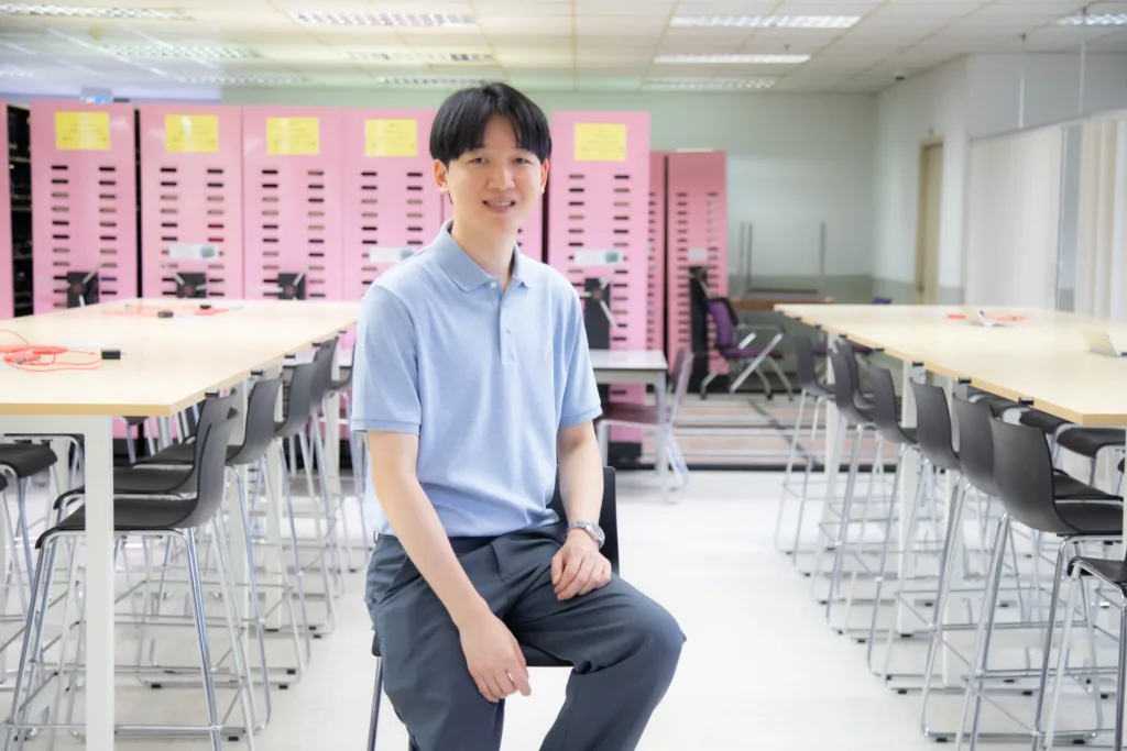 Mr. Weeraphong Saehan Aveterinarian and graduated from Faculty of Veterinary Science,Chulalongkorn University