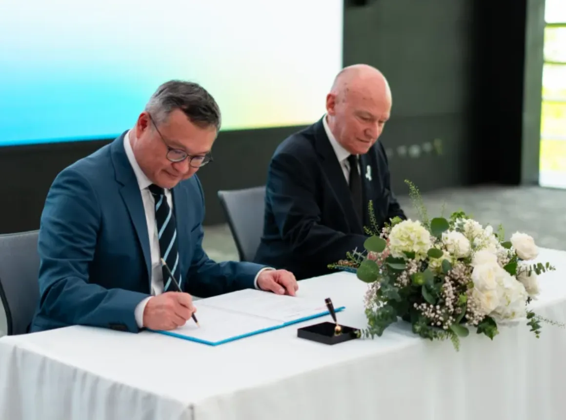Sasin and Sansiri Partner to Develop Future Business Leaders 