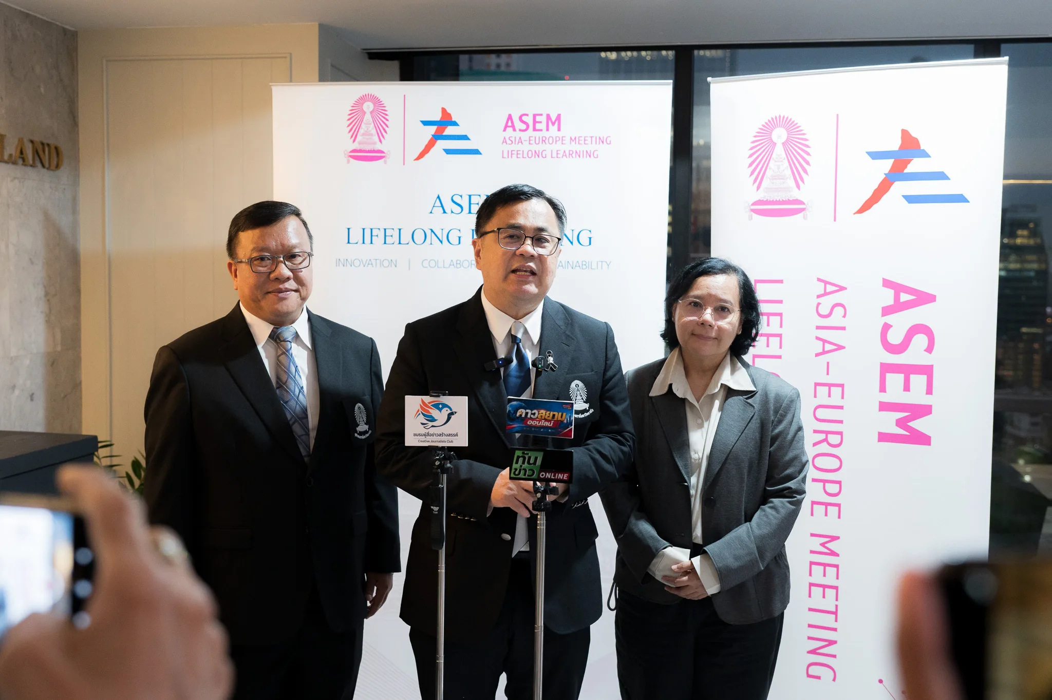 อธิการบดีจุฬาฯ ประธาน ASEM LLL Hub ร่วมงานสัมมนา ASEF Journalists Seminar ครั้งที่ 15 แลกเปลี่ยนมุมมอง “การยืนหยัดของสื่อในโลกที่ผันผวน”