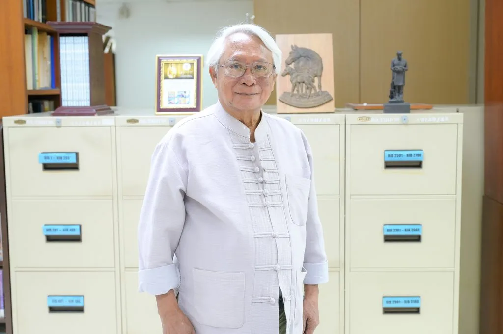 Associate Professor Kriangsak Poonsuk, D.V.M.  Former lecturer in the Microbiology Unit, Department of Pathology, Faculty of Veterinary Science, Chulalongkorn University