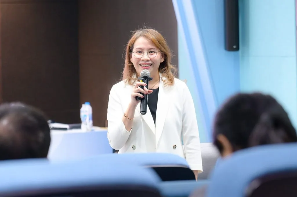 ผู้บริหารสื่อชั้นนำร่วมอบรมเรื่อง “การกำกับดูแลสื่อและการปรับตัวของธุรกิจสื่อในยุคดิจิทัล”
