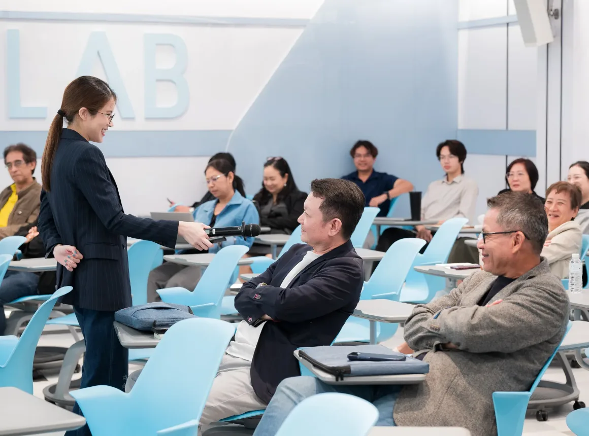 ผู้บริหารสื่อชั้นนำร่วมอบรม “Social Media Strategy for Business Growth”