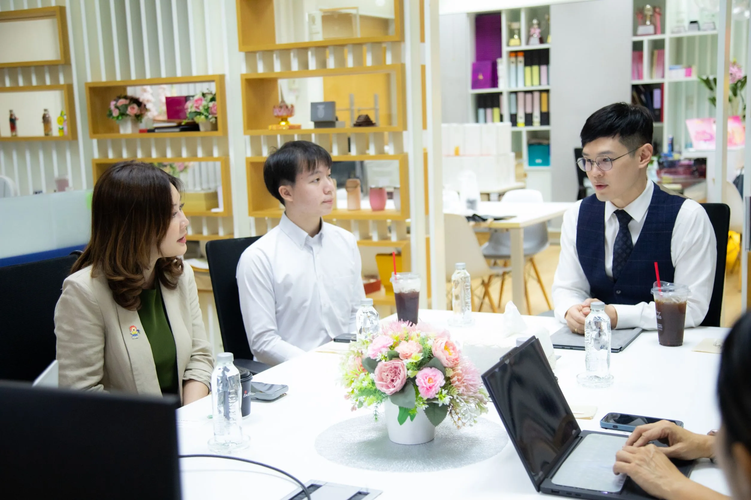 Singapore Management University เยือนศูนย์พัฒนกิจและนิสิตเก่าสัมพันธ์ จุฬาฯ  